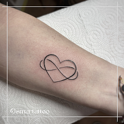 Smartattoo , tatuaggi , tatuaggio , tatuaggi bologna , tatuaggio bologna , fineline , handpoke  , sottili  , crazy , sfumato ,  love , cuore , amore , infinito , passione